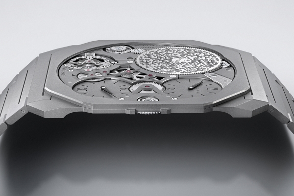 Bulgari 2022 Aluminium GMT Amerigo Vespucci｜充滿(mǎn)冒險(xiǎn)活力的三色設(shè)計(jì)