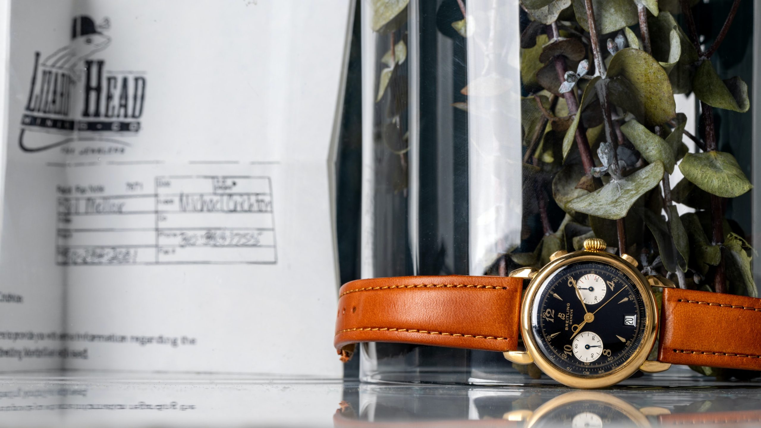 發(fā)現(xiàn)邁克爾·克萊頓曾經(jīng)擁有百年靈計(jì)時(shí)碼表，背后有一個(gè)好奇的背景故事