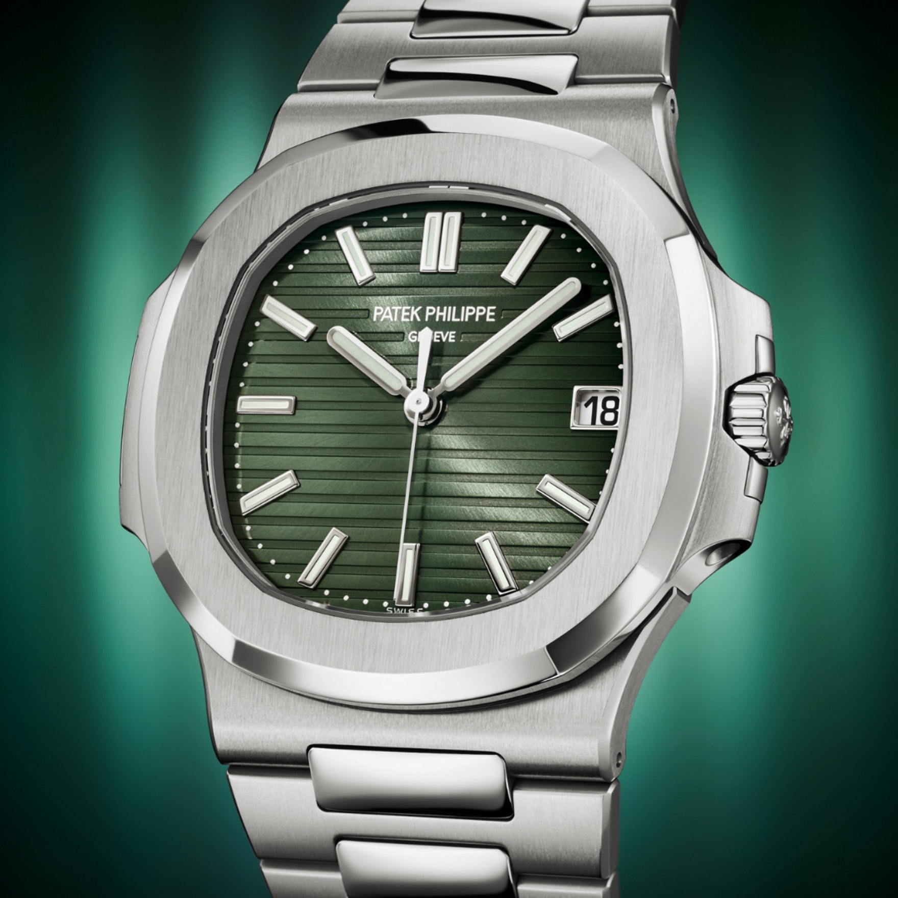 百達(dá)翡麗金鷹綠面5711二手表店天價放售賣貴原價21倍惹熱議