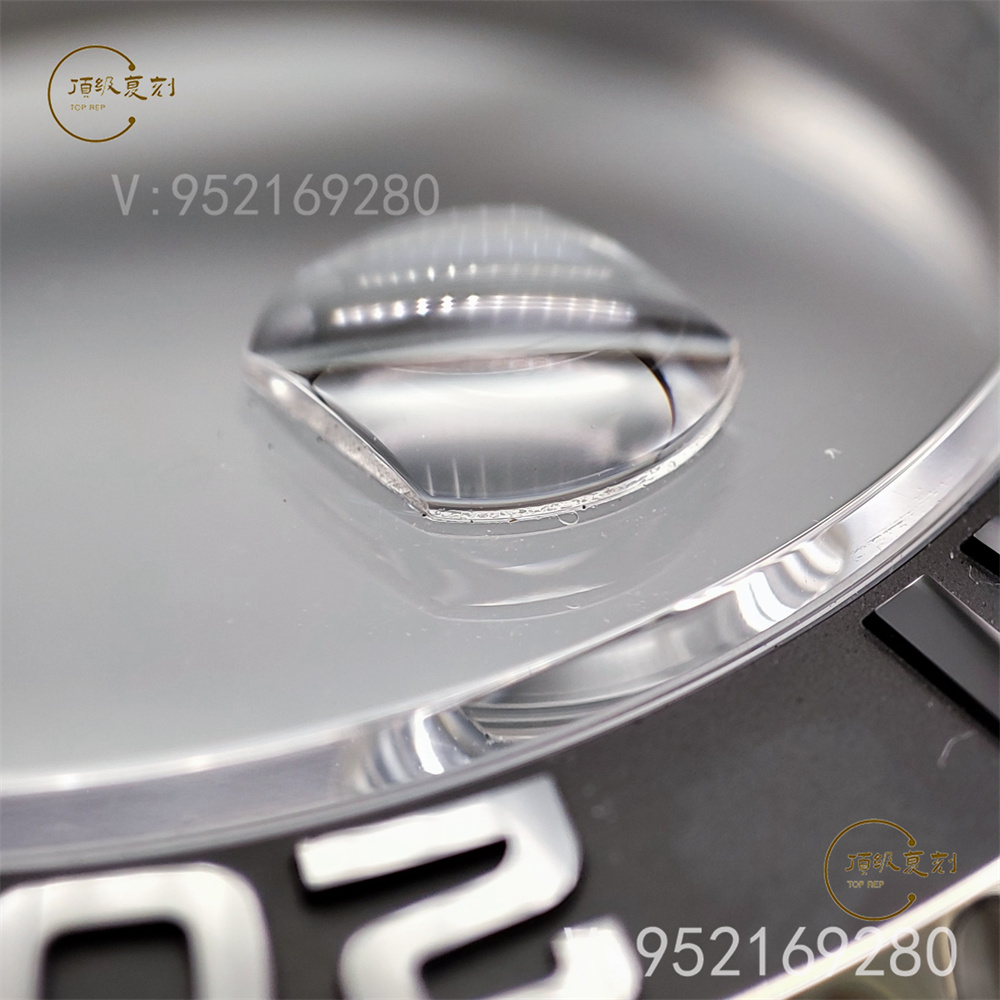 入手一比一復刻表必須要知道的問題:藍寶石鏡面