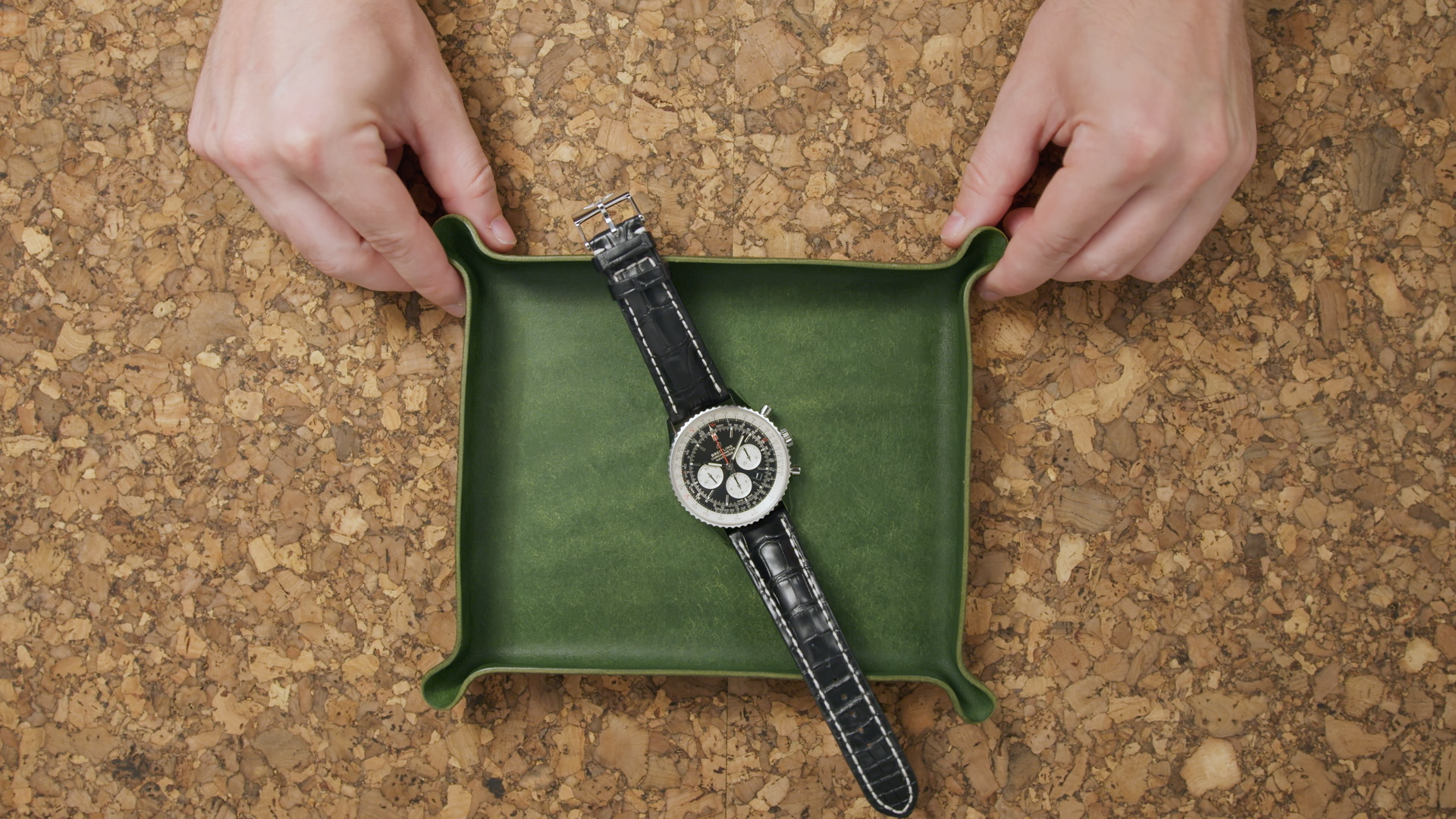 規格表HODINKEE 的最新系列在百年靈、卡地亞、寶格麗和勞力士首次亮相