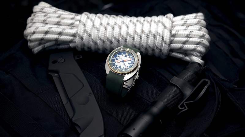 介紹布拉沃祖魯語！Doxa 推出標準生產不銹鋼軍隊模型