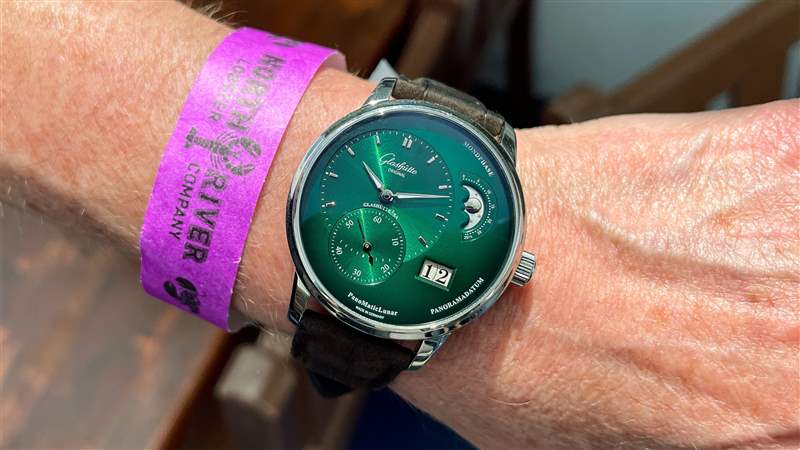 本周手表 教會(huì)我欣賞不對(duì)稱的精美德國(guó)手表