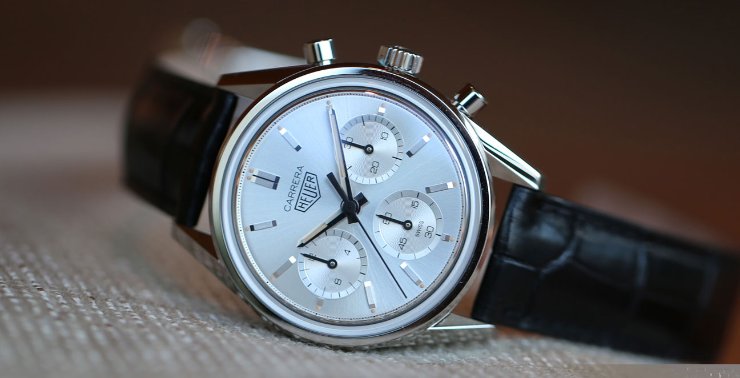 腕表限量發行 1,860 枚