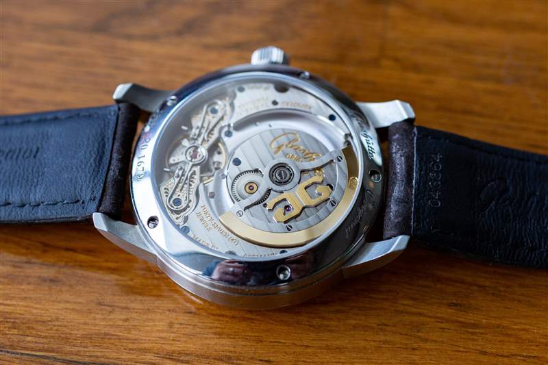 本周手表 教會(huì)我欣賞不對(duì)稱的精美德國(guó)手表