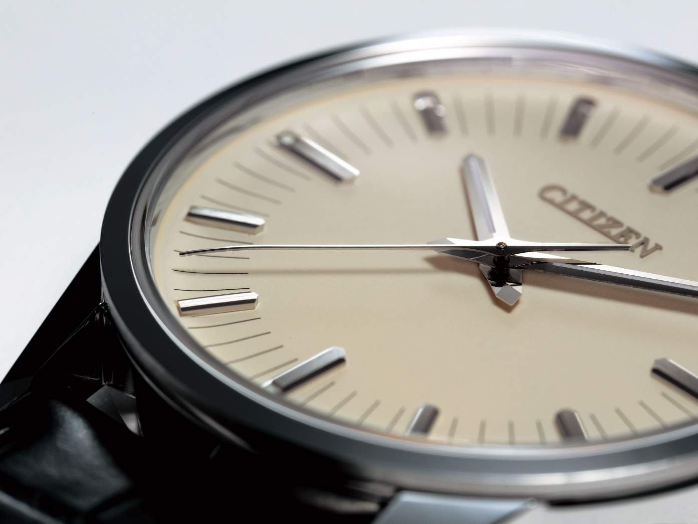 西鐵城限量版石英腕表0100時差每年精確到±1秒！