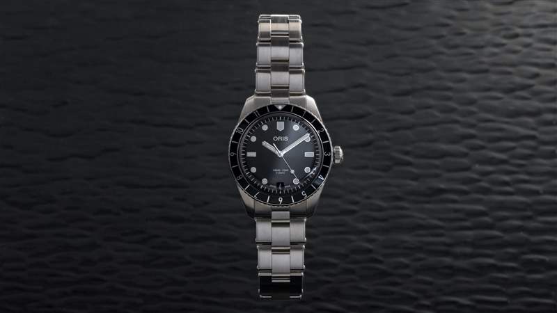 介紹首款配備 Calibre 400 的 Oris Divers 65 進(jìn)入批量生產(chǎn)具有驚喜表圈（實(shí)時(shí)圖片和定價(jià)）