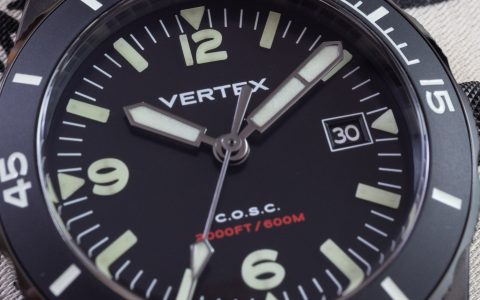 觀看評論：Vertex M60 AquaLion ISO 認證潛水員