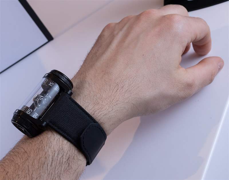 動手實踐：Rebellion WEAP-ONE 雙軸飛行陀飛輪腕表