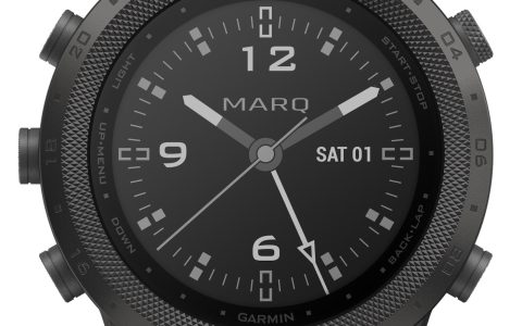 Garmin MARQ Commander Smartwatch 包括數據擦除按鈕，可實現最大程度的隱身性