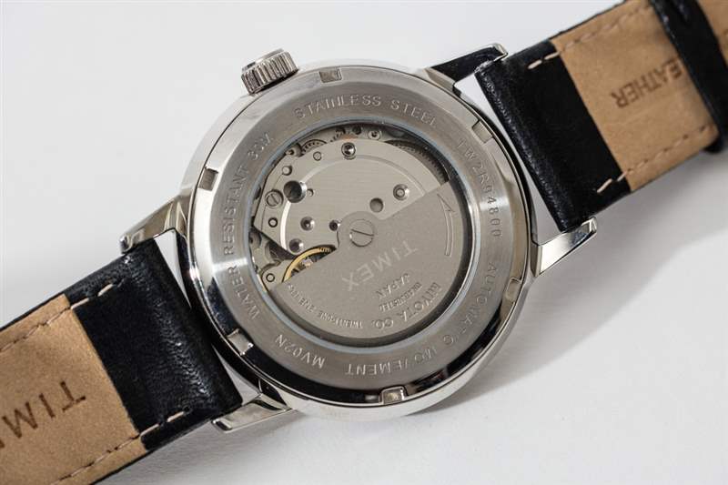 天美時馬林自動史努比表背