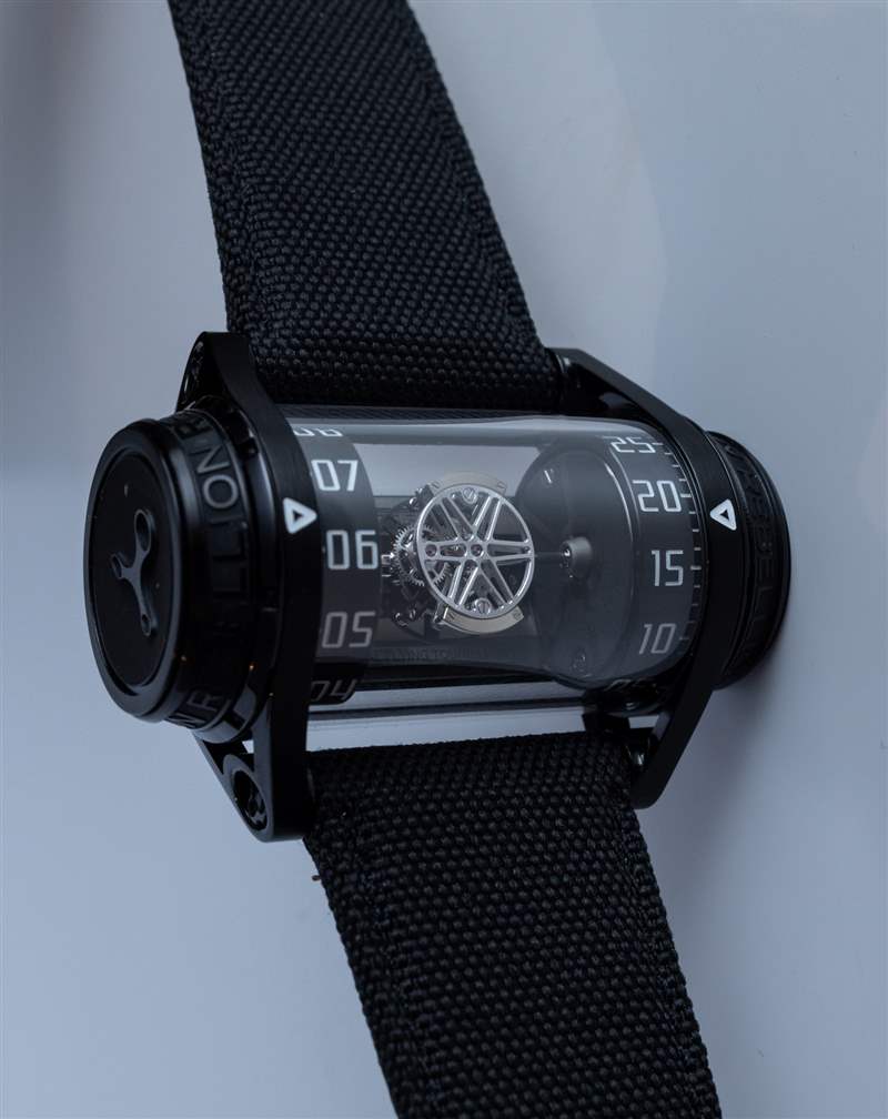 動手實踐：Rebellion WEAP-ONE 雙軸飛行陀飛輪腕表