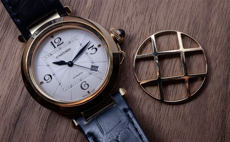 動手操作：帶有可拆卸格柵手表的卡地亞 Pasha