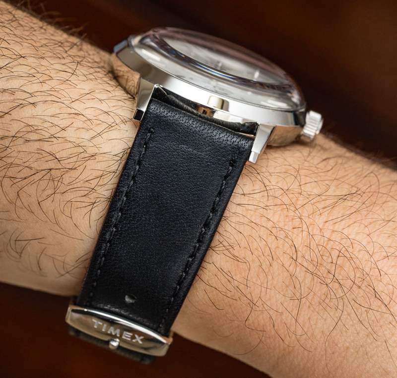 Timex Marlin 手腕上的自動史努比