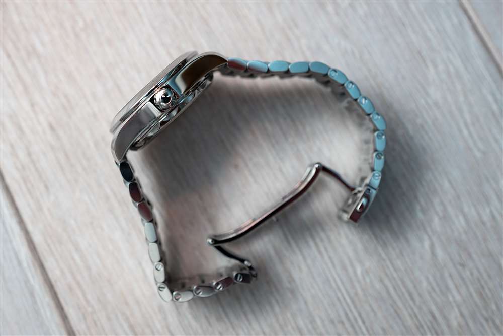 38mm AT 表殼細節(jié)