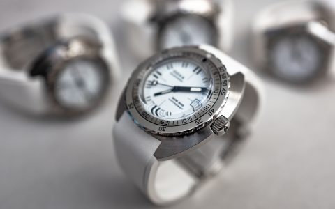 介紹厭倦了顏色？Doxa 的“Whitepearl”表盤(pán)現(xiàn)已為其整個(gè)核心系列提供