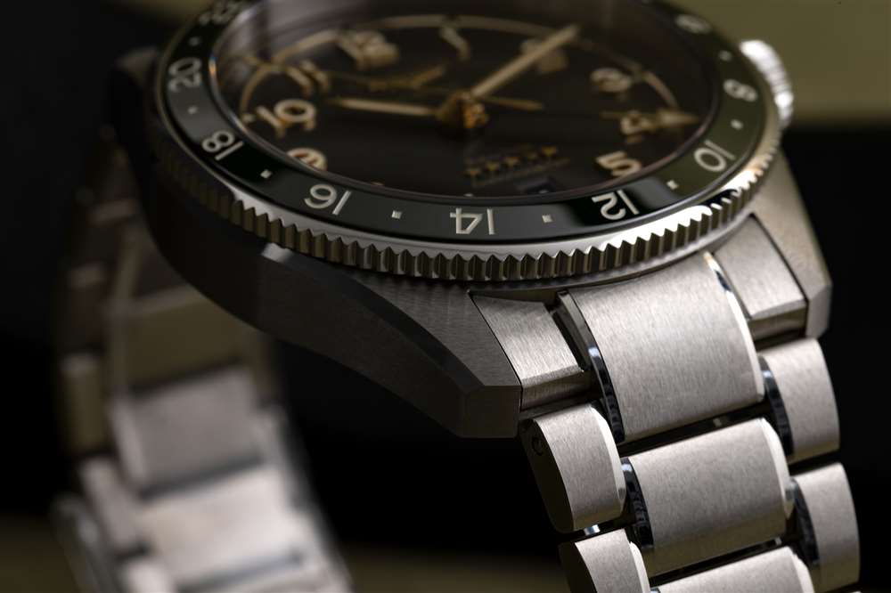 浪琴精神 GMT 祖魯時間的角度