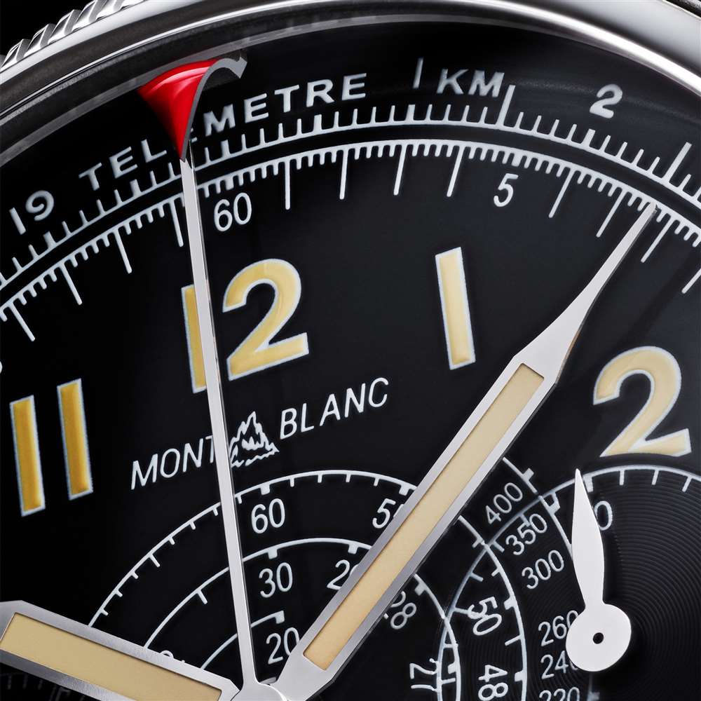 萬寶龍 1858 Minerva Red Arrow Monopusher Chronograph 表盤特寫。