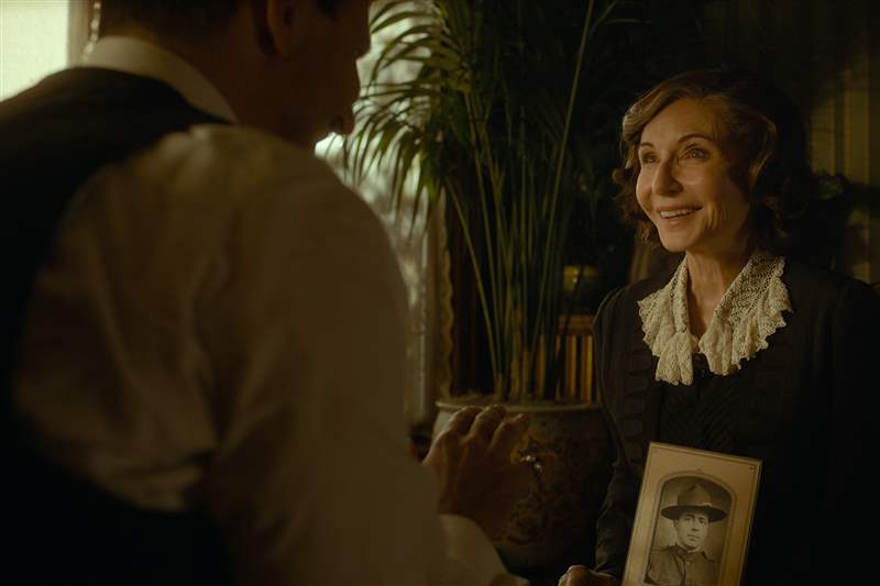 噩夢(mèng)巷中的瑪麗·斯汀伯根和布拉德利·庫(kù)珀