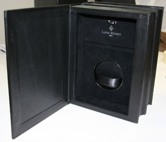 路易斯-莫內(nèi)-手表-上鏈器-表殼-打開