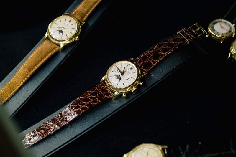 百達(dá)翡麗2499金