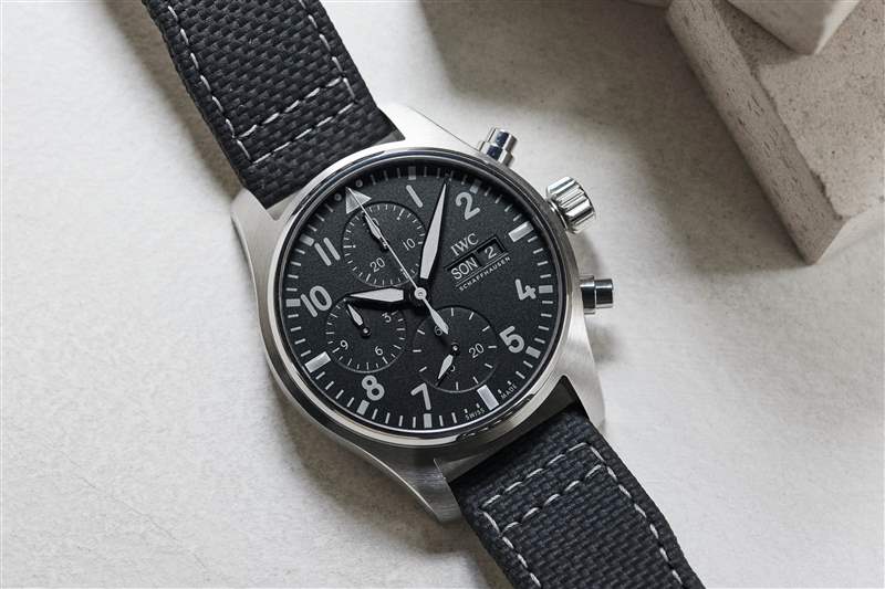 動手實踐限量版IWC計時碼表，帶有嚴肅的工具手表氛圍