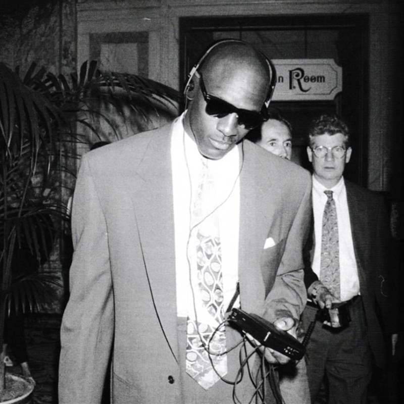 周末圍捕奇怪的信號，精疲力盡的舞臺工作人員和非常大的書