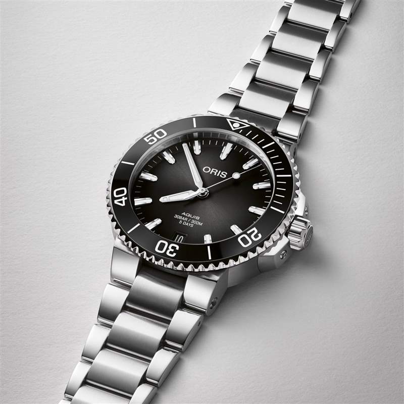 偷比。豪利時(shí)和勞力士的揮霍潛水員