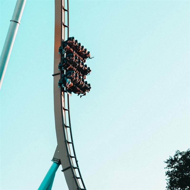 周末綜合過山車緊急情況、平靜的百葉窗和一口氣跳到430英尺