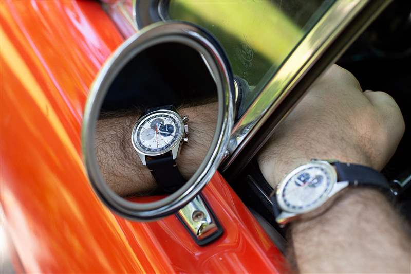 將真力時(shí)Chronomaster Original手表佩戴到手腕上