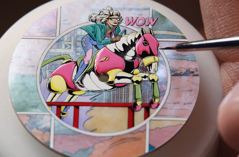 愛馬仕Arceau限量表于珍珠母貝面盤微繪畫上漫畫風格絲巾圖案