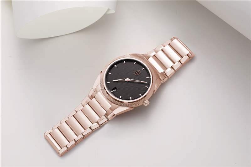 推出帕瑪強(qiáng)尼全新Tonda PF系列是令人激動(dòng)不已的開始