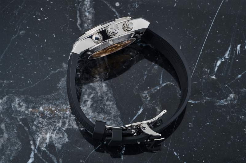 江詩丹頓縱橫四海計時碼表熊貓側面圖