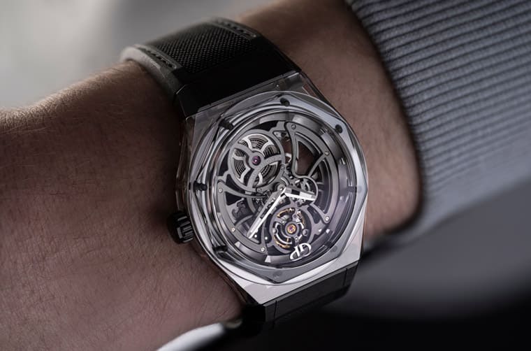 GP芝柏表Laureato再次搭配藍寶石透明表殼展現鏤空機芯之美