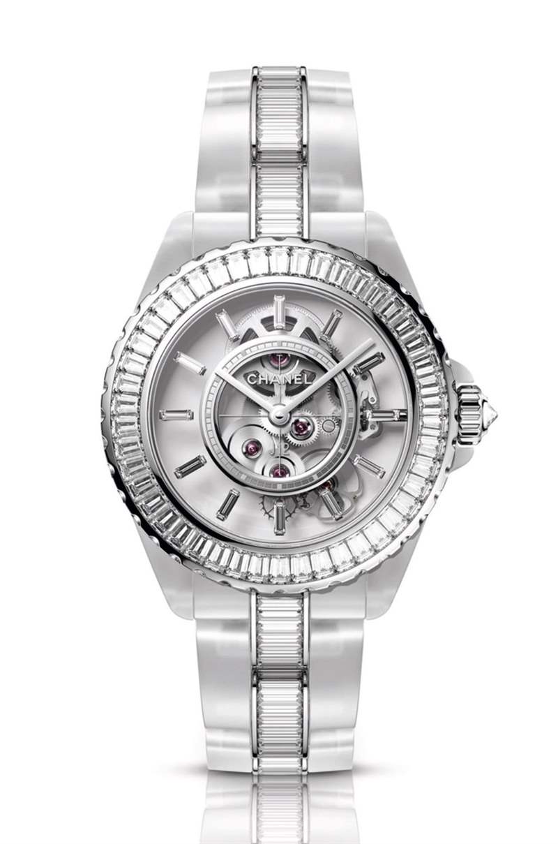 香奈兒J12系列引領陶瓷美學新風潮盤點近年重要話題大作