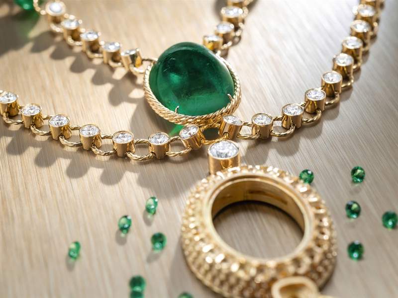 Piaget推出2枚高級珠寶手工墜飾時(shí)計(jì)：黃金工藝與寶石鑲嵌