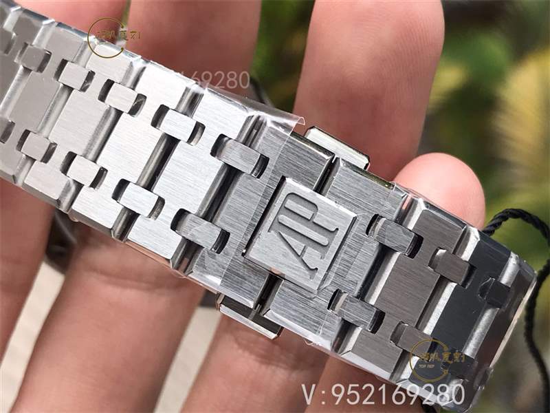 專柜的手表一般比網上平臺貴多少(它們都是正品嗎)