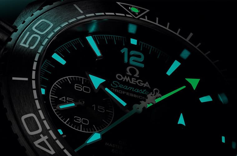 歐米茄以海馬Planet Ocean計(jì)時(shí)碼表為基礎(chǔ)創(chuàng)作最新阿聯(lián)酋航空紐西蘭ETNZ船隊(duì)聯(lián)名表