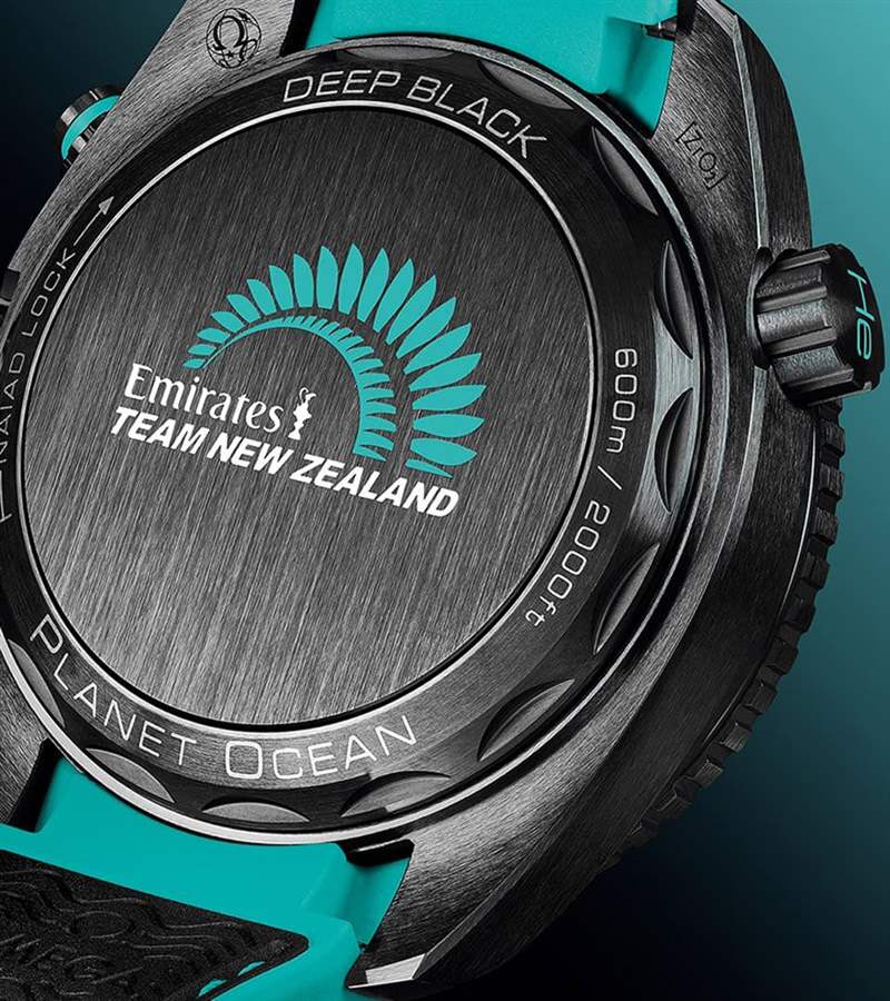 歐米茄以海馬Planet Ocean計(jì)時(shí)碼表為基礎(chǔ)創(chuàng)作最新阿聯(lián)酋航空紐西蘭ETNZ船隊(duì)聯(lián)名表