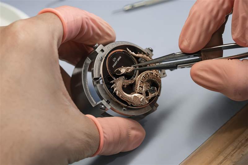Jaquet Droz推出Dragon Automaton《指環(huán)王》巨龍主題腕表：手工金雕與機(jī)巧結(jié)構(gòu)