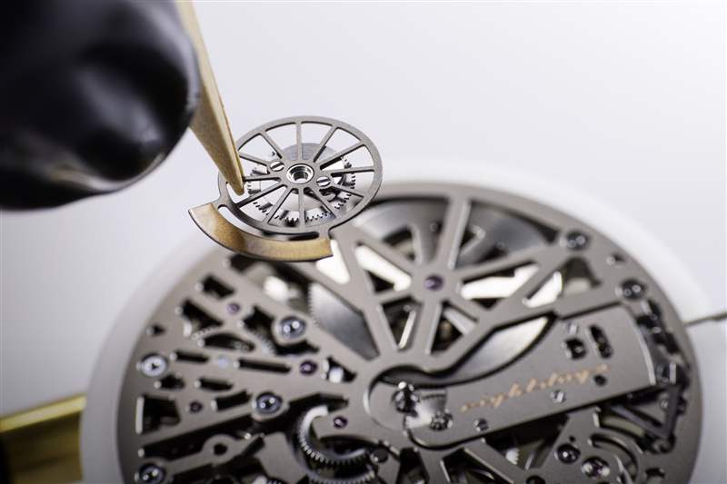 腕上建筑美學(xué)：寶格麗Octo Finissimo 8日動儲鏤空腕表新作
