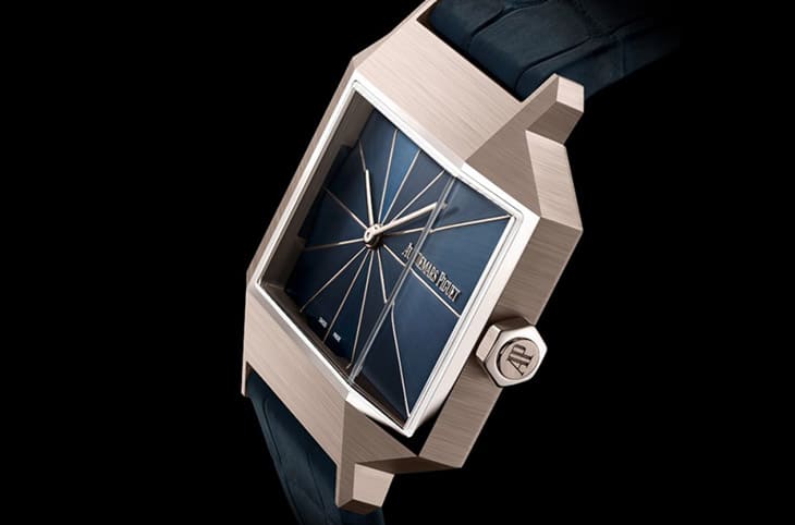 愛彼[RE]Master02：復(fù)古與創(chuàng)新的融合，沙金材質(zhì)演繹不對稱美學(xué)